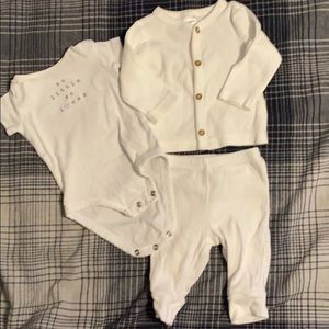 Carter’s 3 piece set